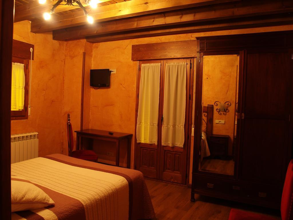 La Casona Del Herrero Navaleno Chambre photo