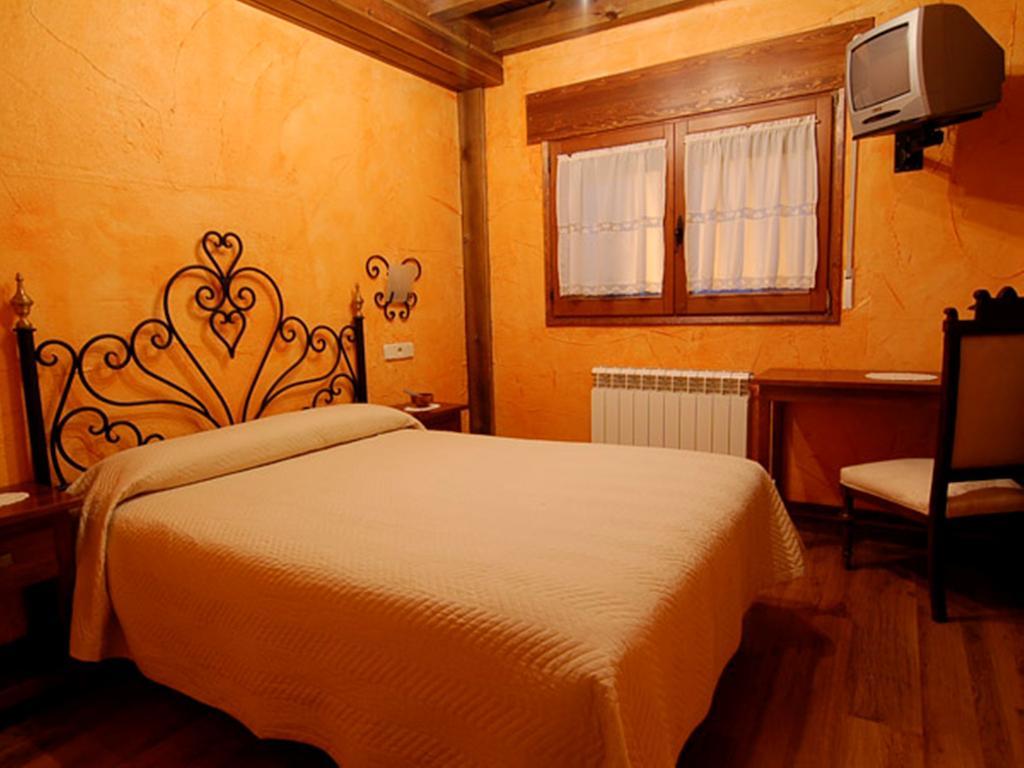 La Casona Del Herrero Navaleno Chambre photo